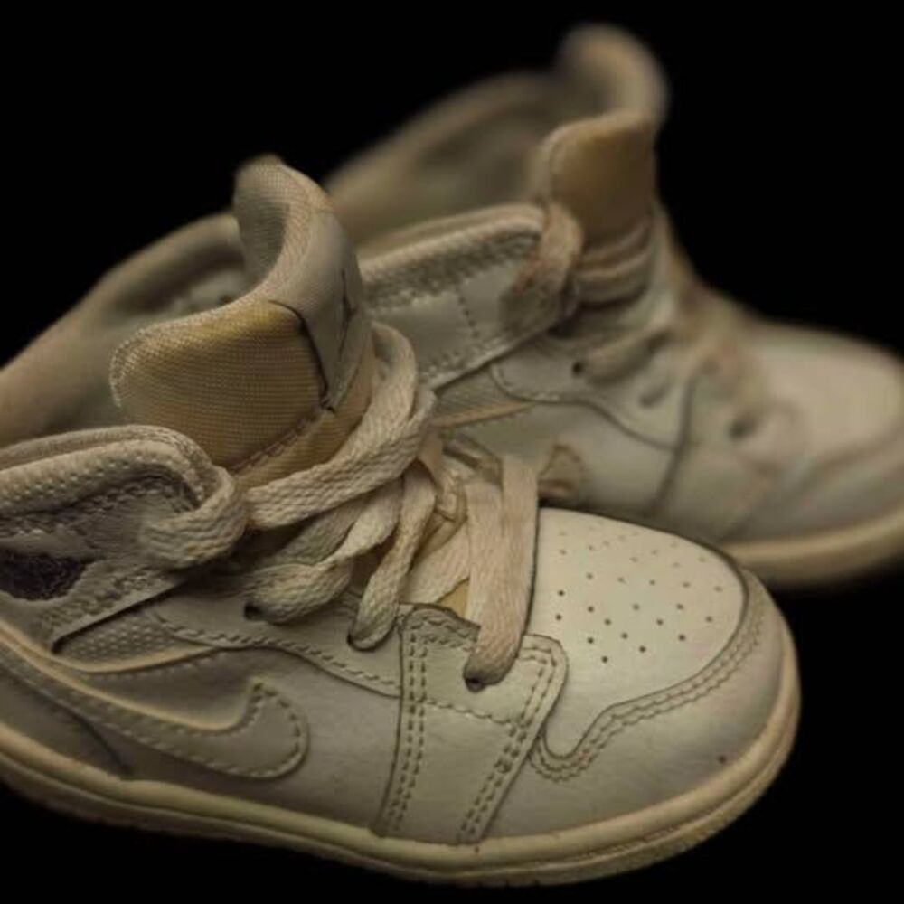 Infant shoes size 5C